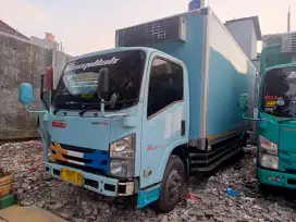 Isuzu Giga NMR 71 SDL Long 125 PS Box Freezer
