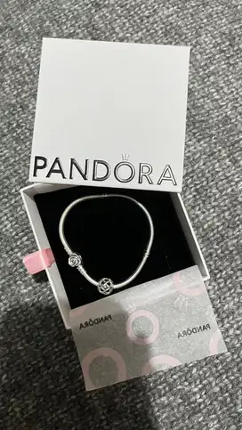 Pandora bracelet New original uk 19