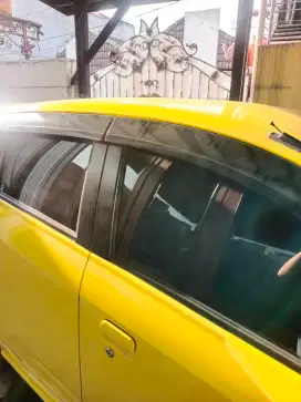 Kaca film mobil dan gedung
