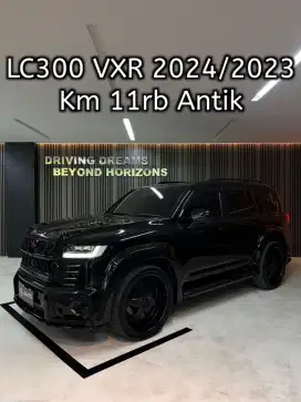 Toyota Land Cruiser LC300 VXR 2024 LC 300 Hitam B54YKU Km10rb Nik 2023