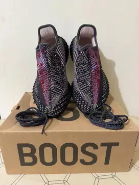 Sepatu Adidas Yeezy Boost 350V2 Size 41 1/3