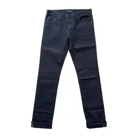 UNIQLO SELVEDGE DENIM SLIM FIT TAPERED IN BLACK JEANS (31)
