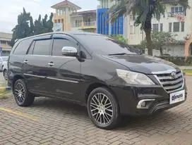 TDP 7,JT Toyota Kijang Innova 2.0 V Luxury Bensin-AT Silver 2012