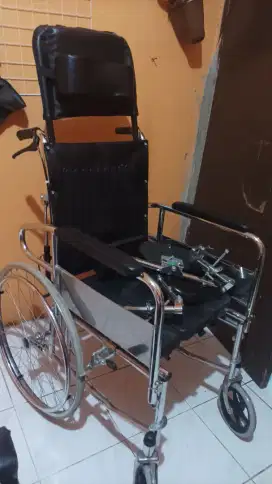 Kursi roda bekas
