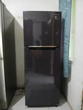 Dijual kulkas 2 pintu jumbo samsung masih mulus