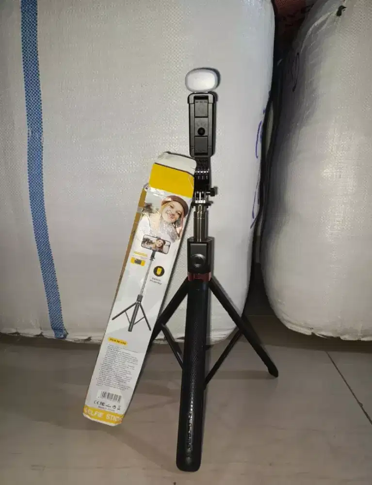 Tongsis bluetooth K9 1,7m tripod remot LED TONGSIS 170cm
