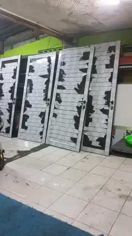 pintu panel dobel almunium
