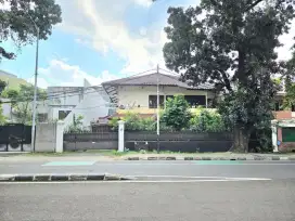 DIJUAL CEPAT RUMAH POSISI LANGKA DAN STRATEGIS DI KEBAYORAN BARU