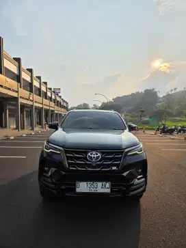 Fortuner VRZ GR-Sport 2023 nik 2022 Matic Hitam