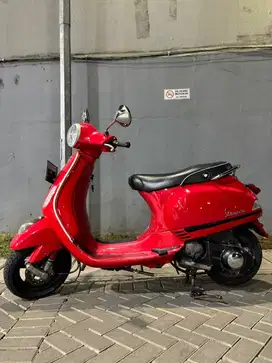 Piagio LX-150ie 3vie Vespa