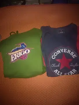 Jual butuh Hoodie Erigo dan kaos Converse original