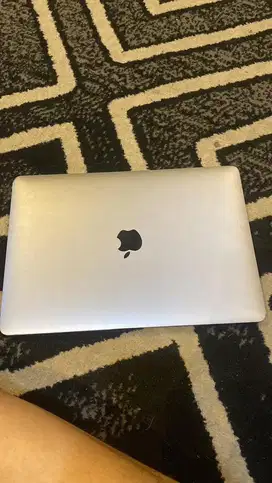 MacBook air M1 bekas