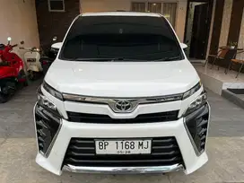 Dijual cepat toyota voxy 2.0 at 2018 super