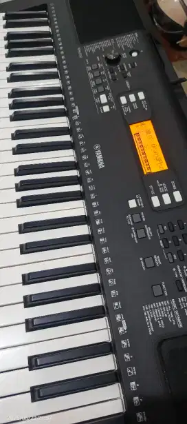 Yamaha PSR E363 PIANO KEYBOARD