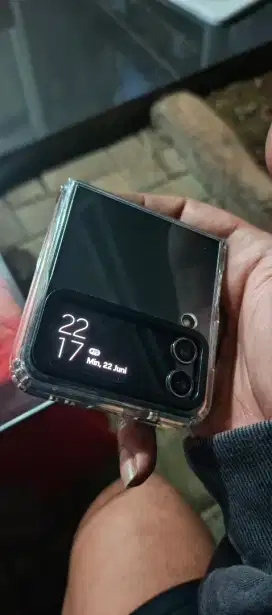 Galaxy Z FLIP 4