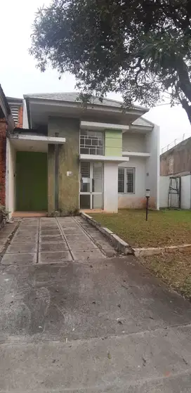 Rumah Asri Siap Huni Ivory Cluster Lippo Cikarang