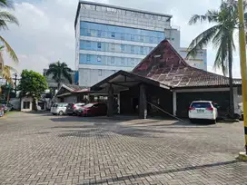 Tempat Usaha Premium Jl. Raya Mayjend Sungkono