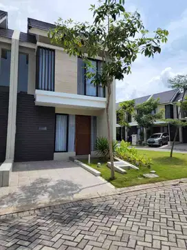 Jual Cepat Rumah Northwest Lake samping taman