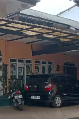 rumah besar pinggir jalan gajayana malang