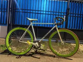 Sepeda Fixie united Soloist 700.C rem udh terpedo