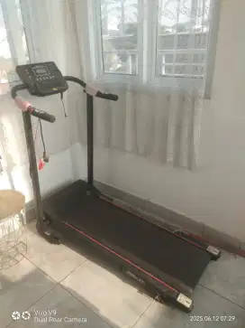 Ireborn alat fitnes treadmill