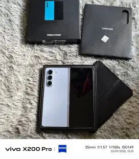 Samsung Galaxy Z fold 5 12/512gb Sein