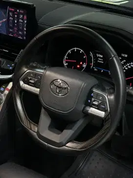 TOYOTA LAND CRUISER 300 VXR 2023/24