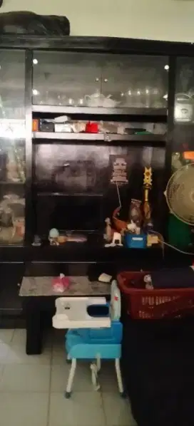 Bufet TV        masih layak pakai