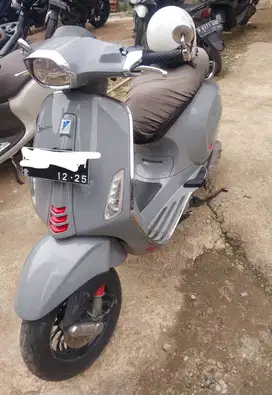 DIJUAL VESPA SPRINT S I-GET TAHUN 2020