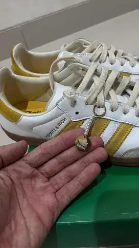 Dijual sepatu adidas Ori 100%, palsu uang kembali 200%
