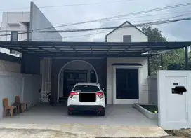Rumah Klasik di Cisuda Riverside Residence
