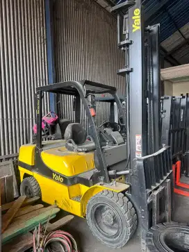 Forklift bekas murah yale 3,5 ton 2012