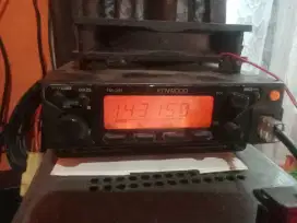 Radio Rig Alinco dr 130 dan Kenwood Tm 261