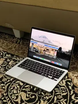MacBook Pro 2022 M2 8/256 13 inch