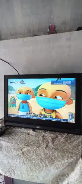 LCD Merek JVC 32in !!