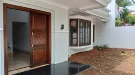 Rumah MEWAH DISEWAKAN belakang Pondok Indah Mall