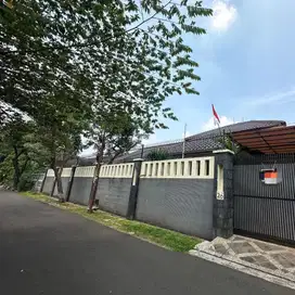 disewakan rumah semi furnish dkt mall senayan city jaksel