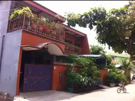Rumah mewah dua lantai di Jatiwaringin