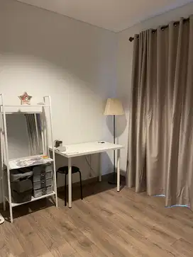 Wisteria JGC Furnished 4 kamar strategis bagus 2 lantai siap huni