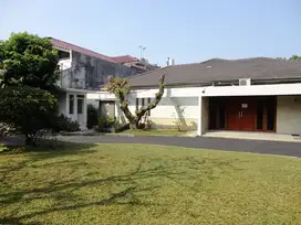 DISEWAKAN RUMAH CANTIK (Siap Huni)  POOL  JL KEMANG SELATAN RAYA  JAKA
