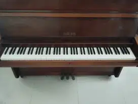 Dijual piano belas merk Nie Er