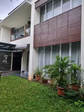 Rumah dijual di Pondok Indah Kencana Indah Semi Furnish