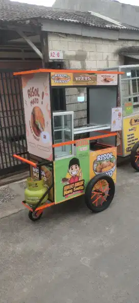 Gerobak gorengan/ ayam goreng/ tahu/ risoles/ pempek/ es buah/ DLL