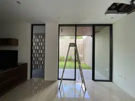 RUMAH MEWAH FULLY FURNISHED DEKAT KAMPUS UGM JL.KALIURANG KM 7 CONCAT