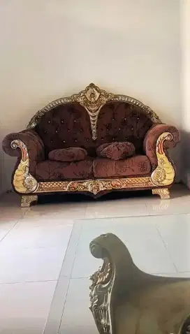 Kursi Sofa Mewah komplit dengan kursi, meja besar dan meja kecil