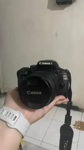 Canon EOS 550D Kamera DSLR murah