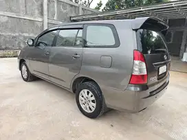 Toyota Kijang Innova 2013 Bensin