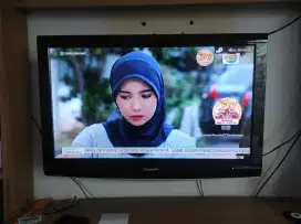TV LCD Merk Sharp Aquos 32 Inch