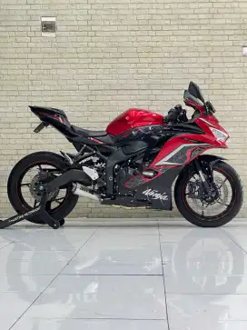 ODO 4RB‼️ Kawasaki ZX 25R ABS SE 2023 Red Candy - Dava Mustika motor