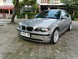BMW E46 325 I Rare Low KM (real)